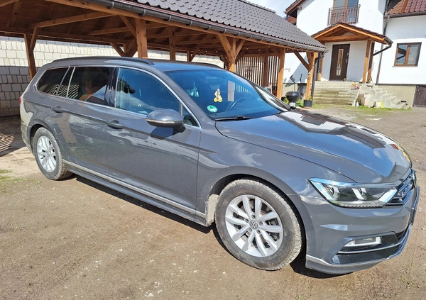 Volkswagen Passat cena 65000 przebieg: 267000, rok produkcji 2015 z Skierniewice małe 16